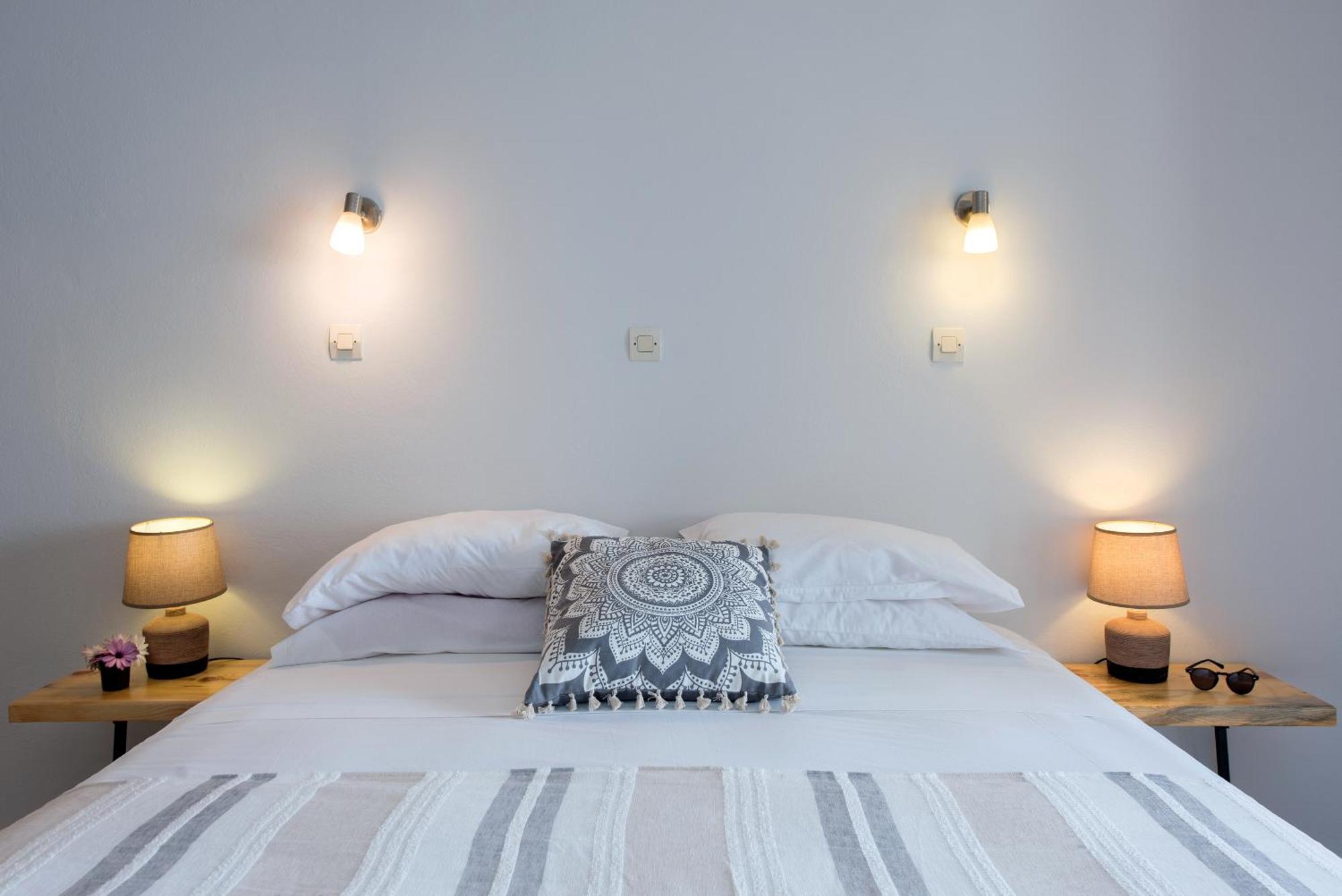 Hotel Odeon B&B บาร์บาตี ภายนอก รูปภาพ